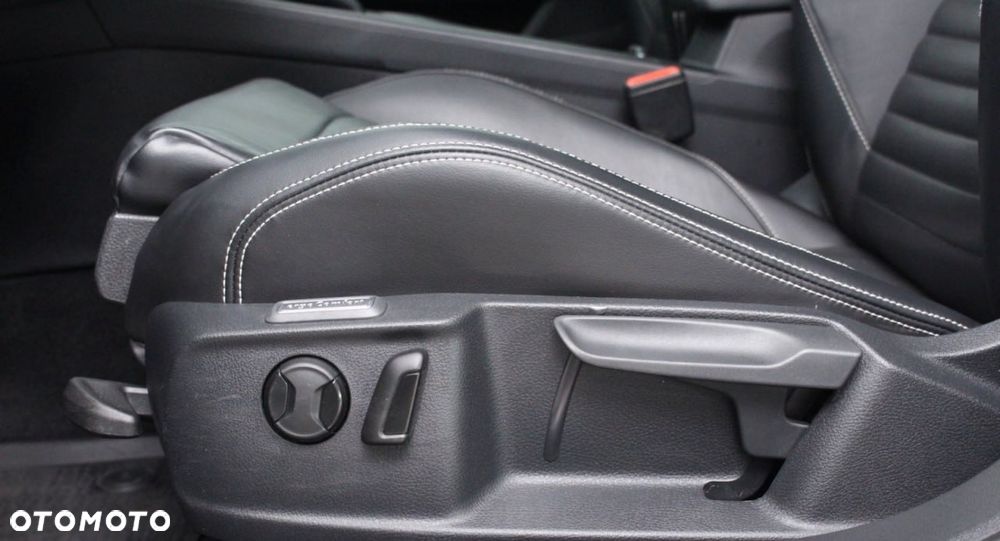 Volkswagen Passat 1.4 TSI DSG GTE - 32