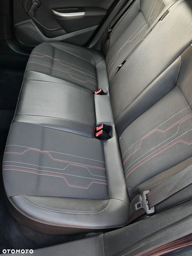 Opel Astra 1.4 Turbo 150 Jahre - 16