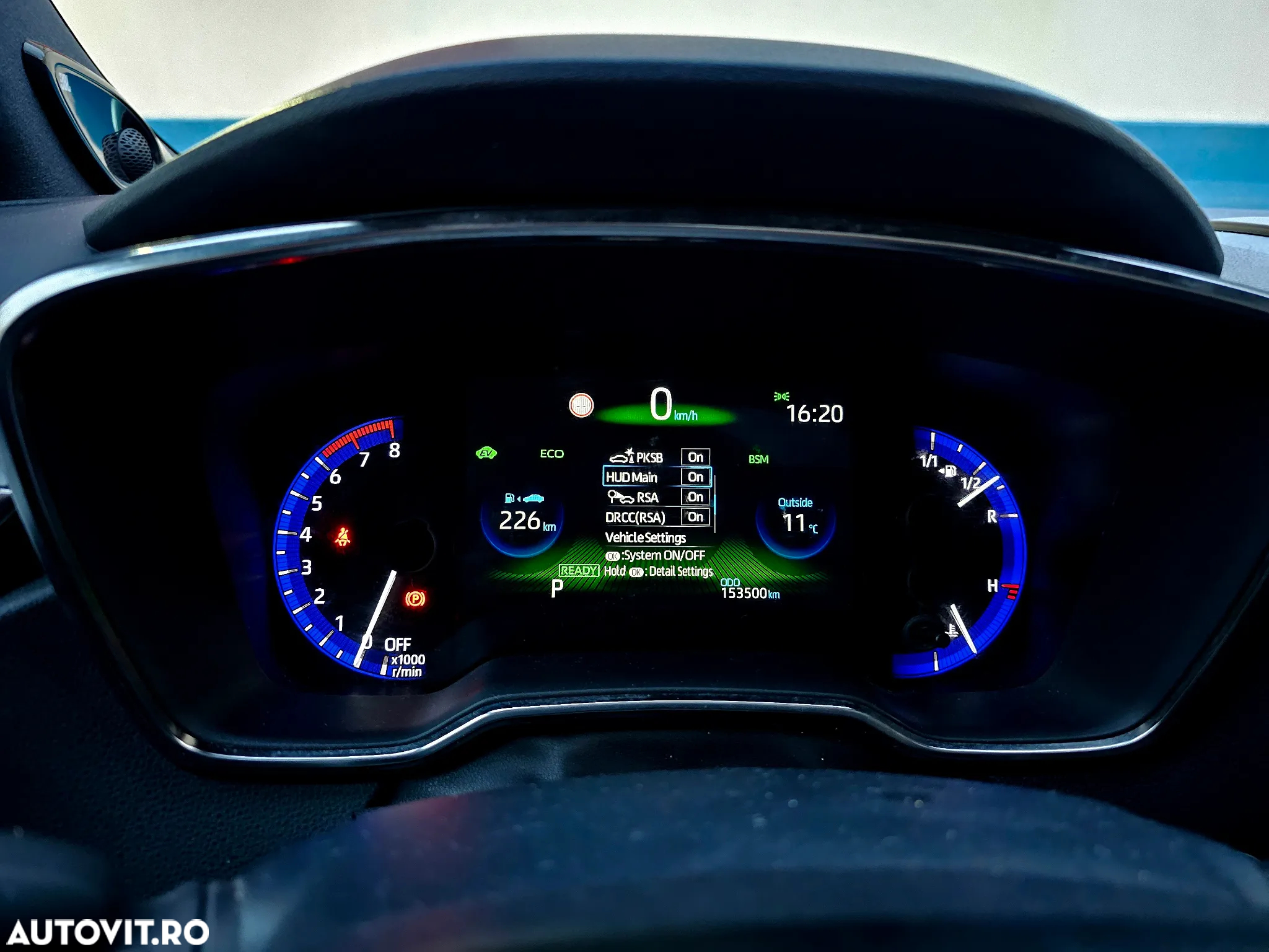 Toyota Corolla 2.0 HSD Exclusive Plus GR Sport Bi-Tone - 32