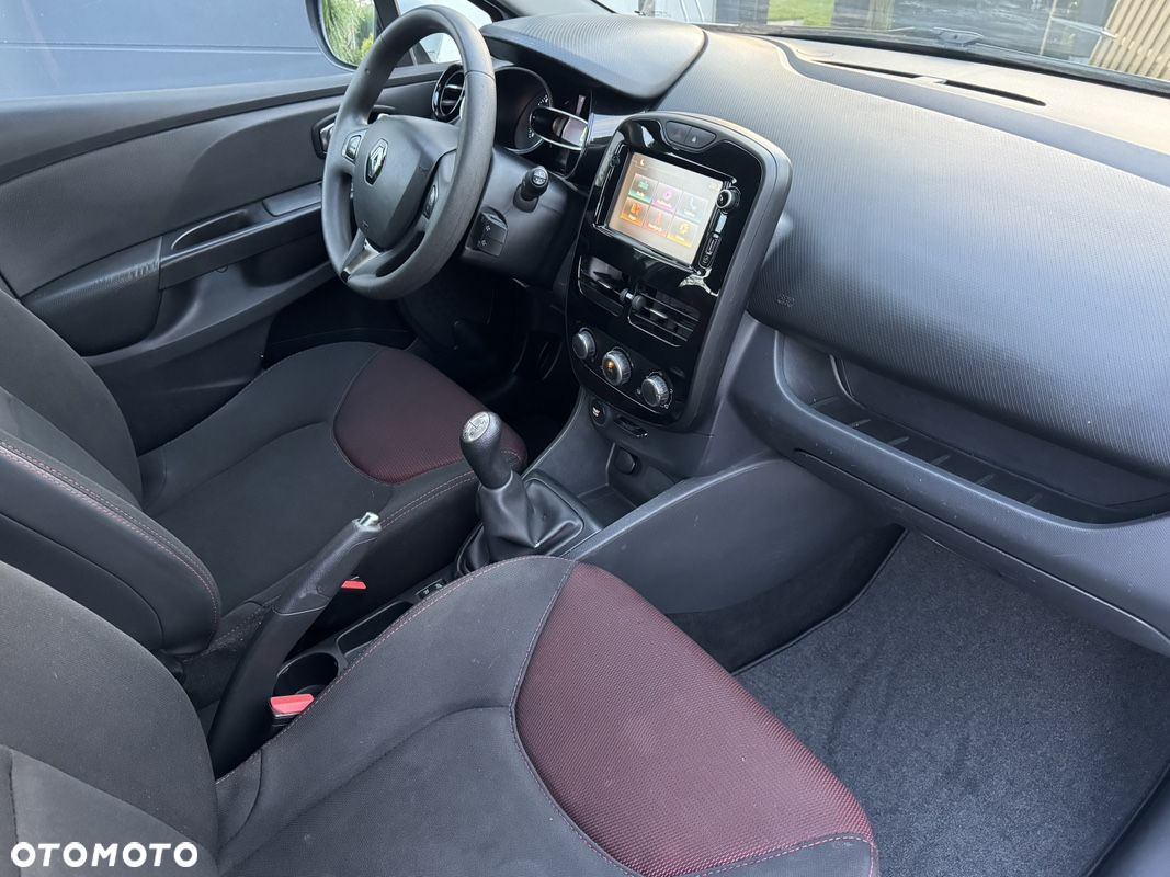 Renault Clio - 21