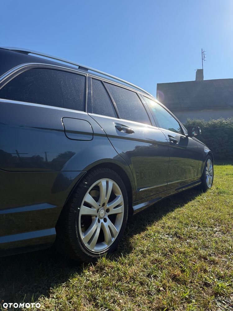 Mercedes-Benz Klasa C 250 CDI 4Matic 7G-TRONIC Avantgarde Edition - 9