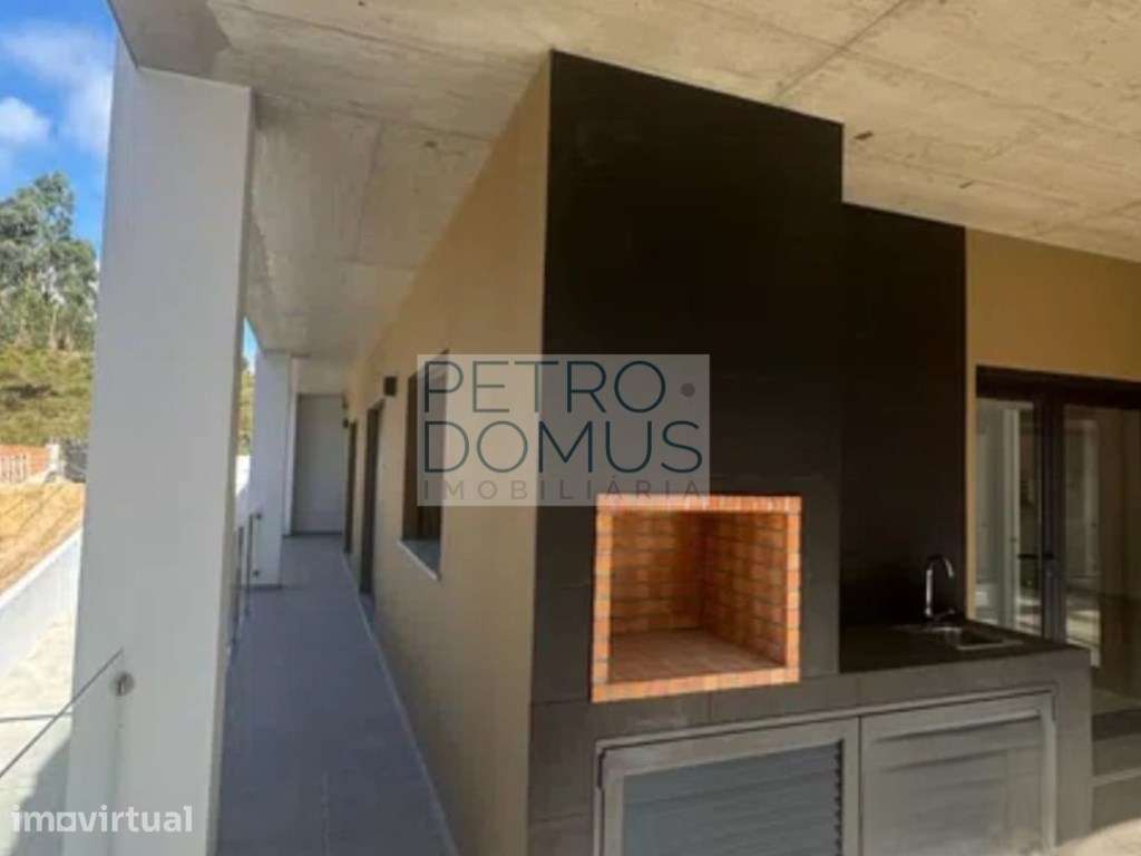 APARTAMENTO T3 - TERRAÇO | CHURRASQUEIRA | GARAGEM - LEIRIA - Grande imagem: 5/39