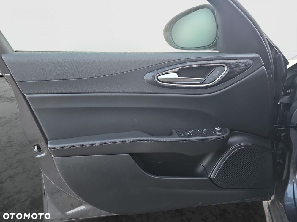 Alfa Romeo Giulia 2.0 Turbo Sprint Q4 - 15