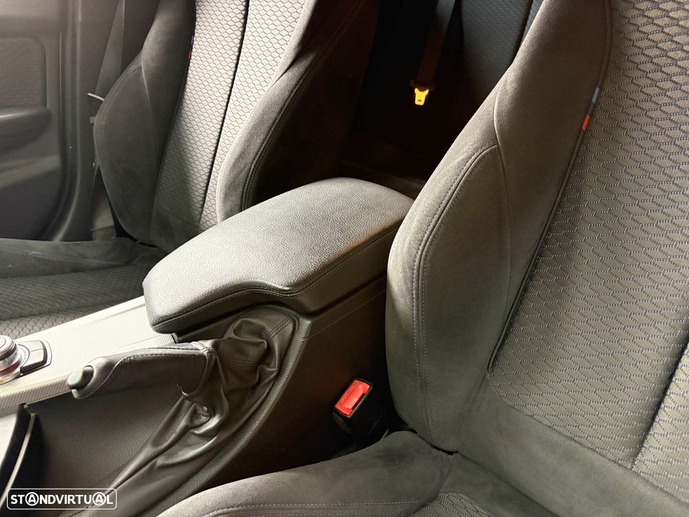 BMW 320 d Auto Pack M - 42