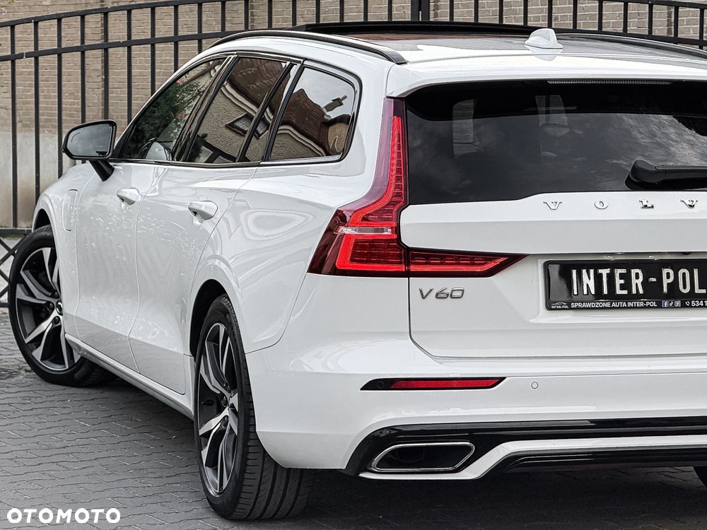 Volvo V60 T8 AWD Plug-In Hybrid R-Design - 16
