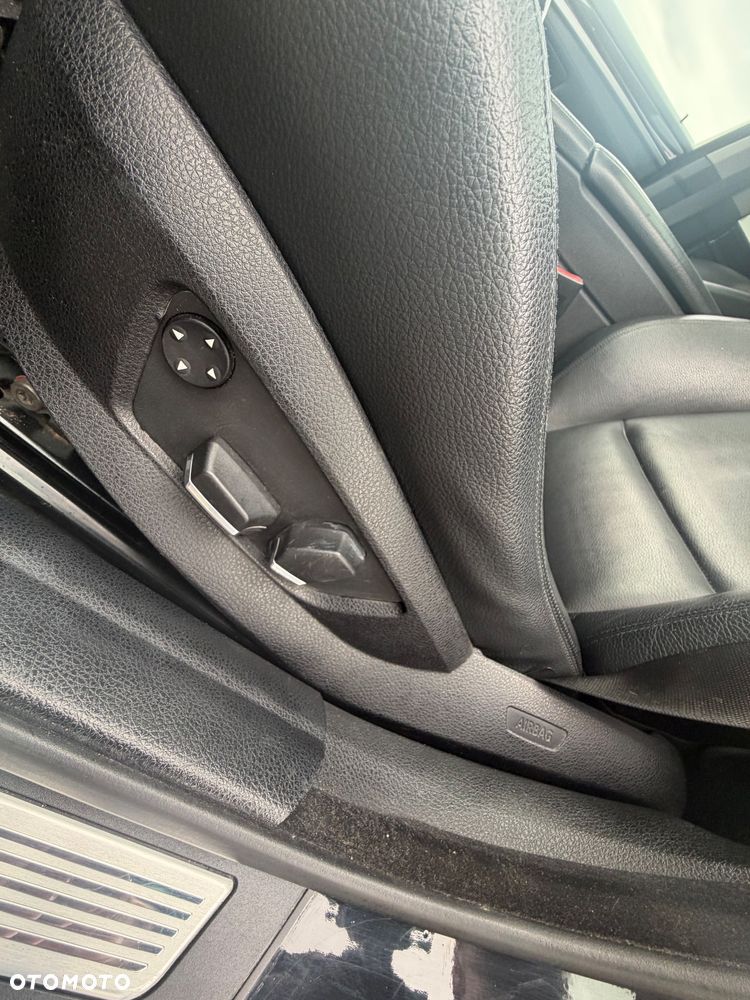 BMW Seria 5 535i Sport-Aut - 11