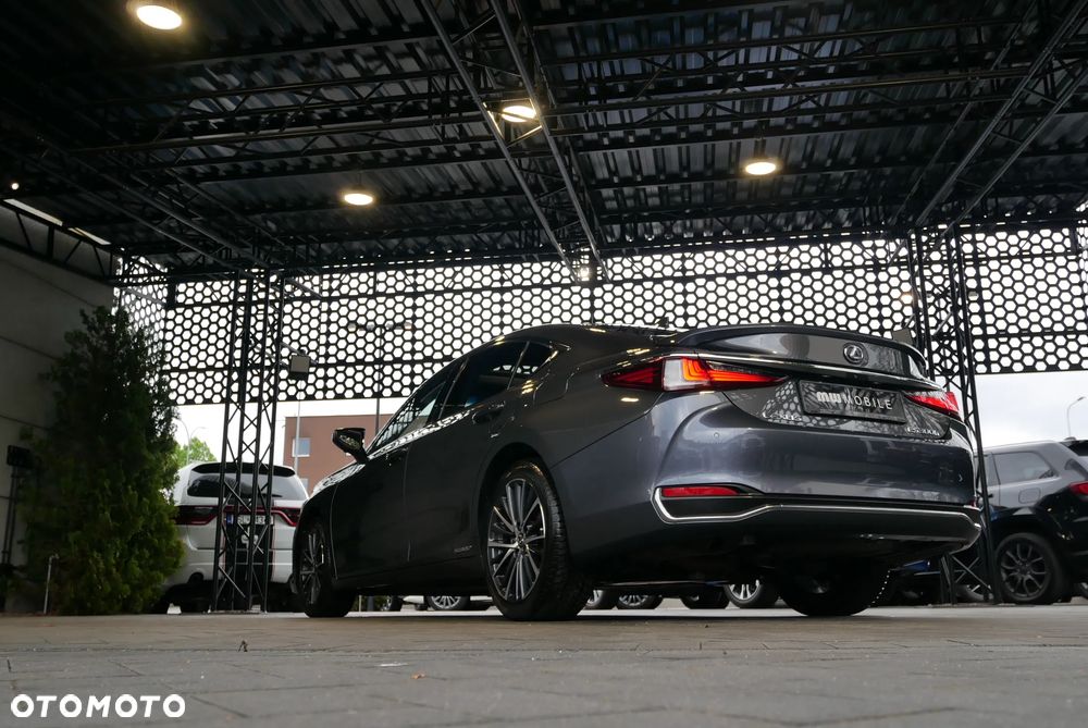 Lexus ES 300h Prestige - 39