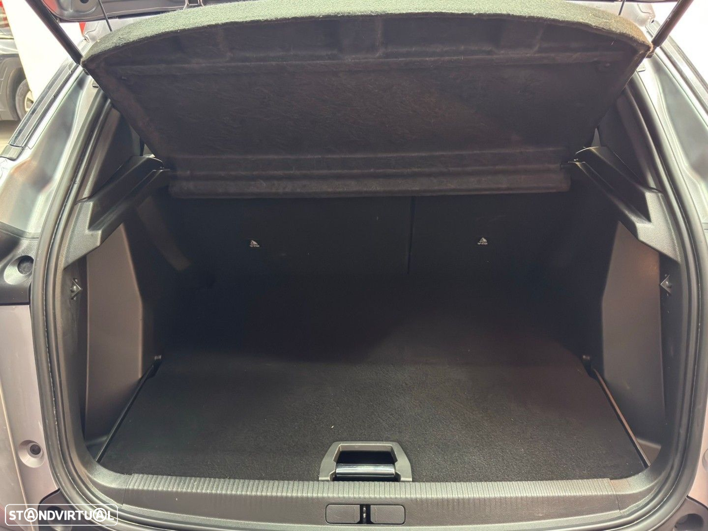 Peugeot 2008 1.2 PureTech Active Pack EAT8 - 13
