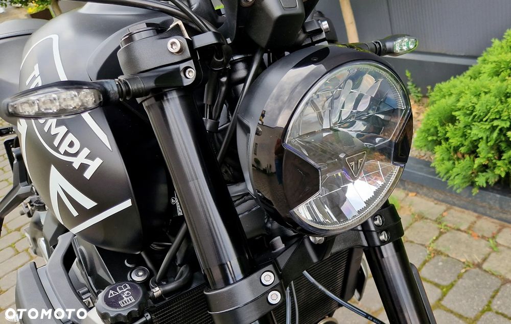 Triumph Trident - 17