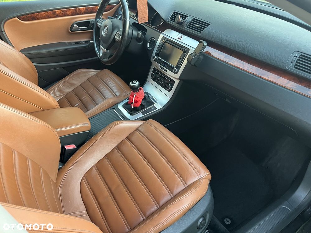 Volkswagen Passat 2.0 TDI DPF Highline - 12