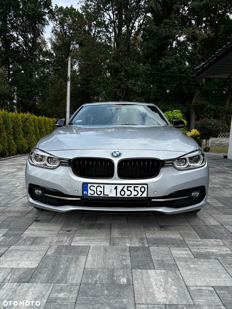 BMW Seria 3 330i Sport Line - 2