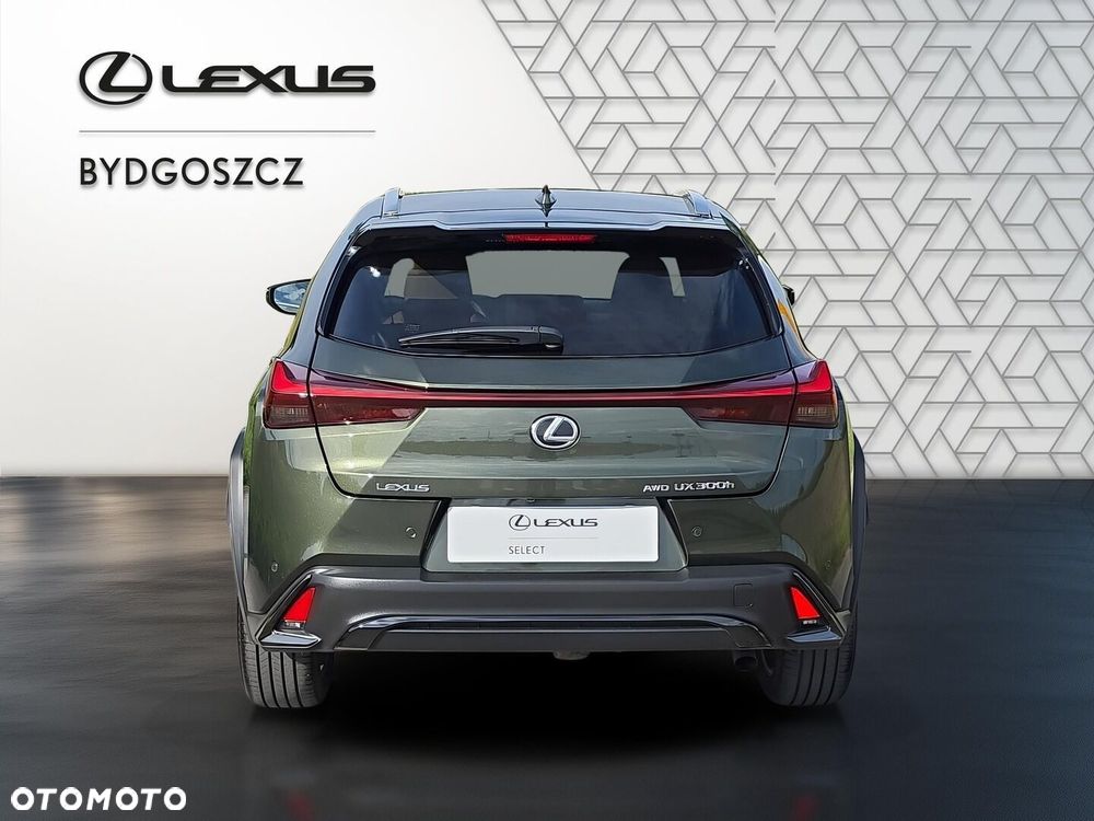 Lexus UX - 5