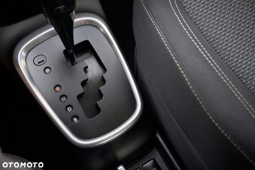 Toyota Yaris 1.5 VVT-i Comfort - 29