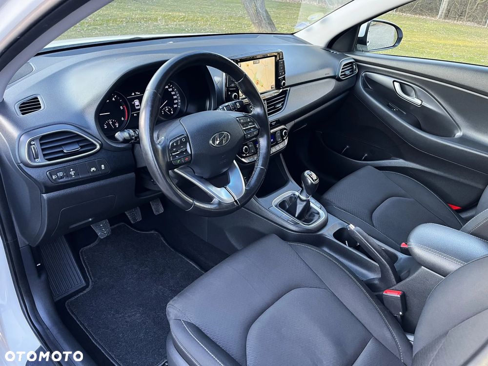 Hyundai i30 blue Kombi 1.6 CRDi Passion - 9