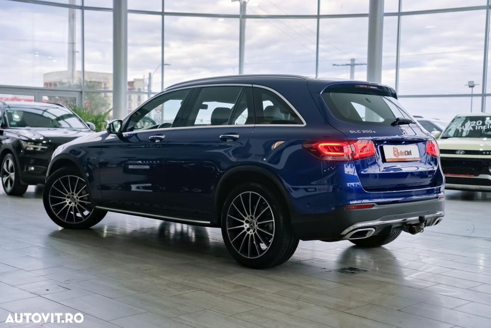 Mercedes-Benz GLC 300 e 4Matic 9G-TRONIC AMG Line - 8
