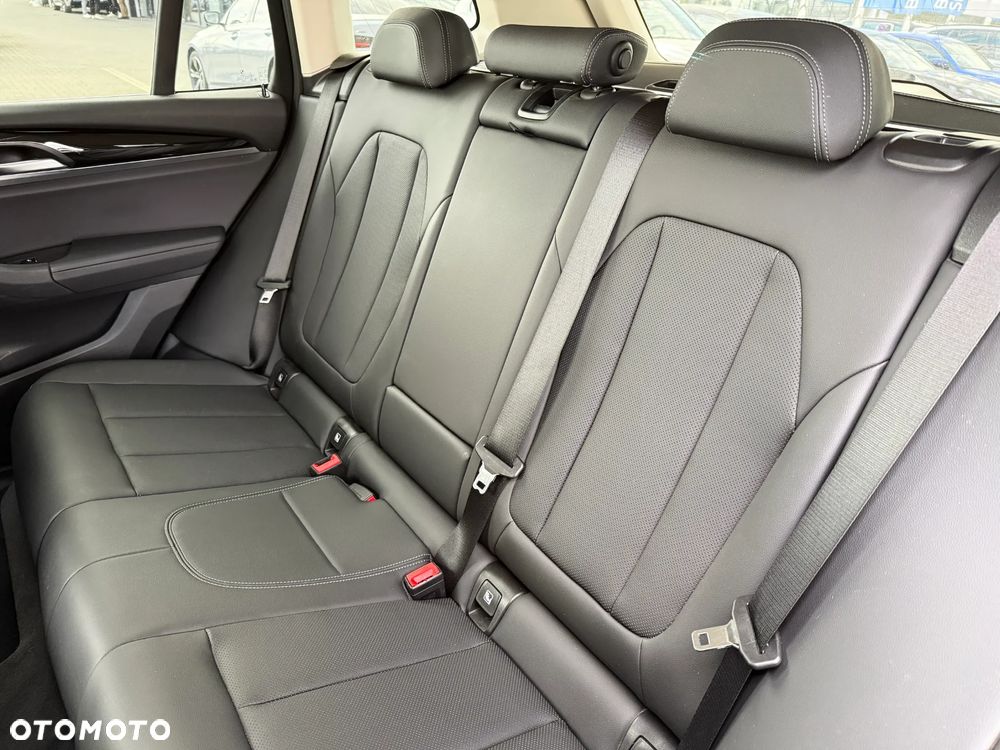 BMW X3 xDrive20d - 27