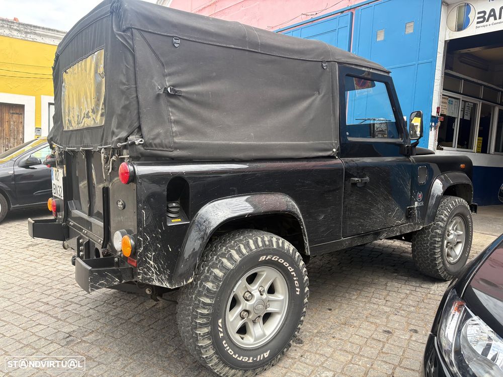 Land Rover Defender 90 2.5 Td5 E - 37