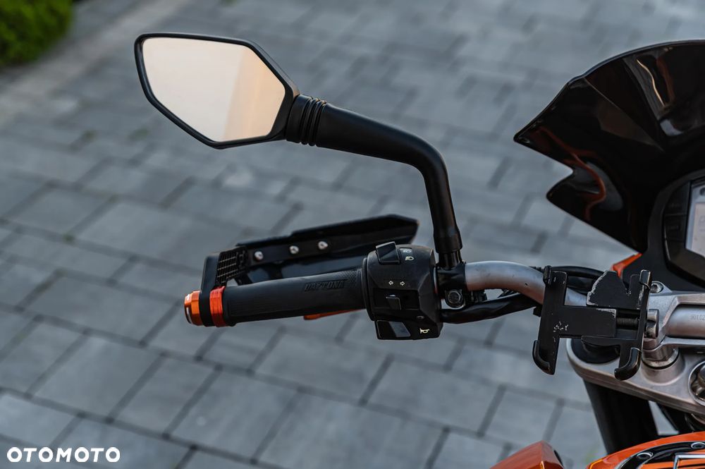 KTM Duke 125 - 24