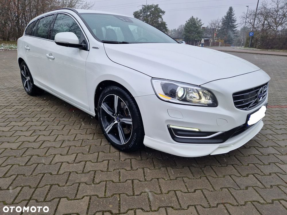 Volvo V60 D6 AWD Plug-in Hybrid Summum - 3