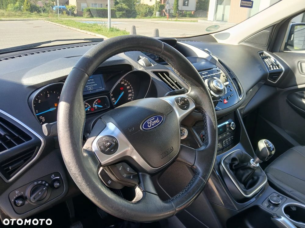 Ford Kuga - 10