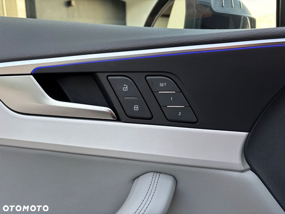 Audi A4 Avant 40 TFSI S tronic - 16