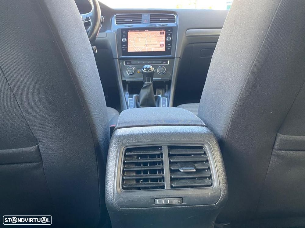 VW Golf Variant 1.6 TDi Confortline - 25