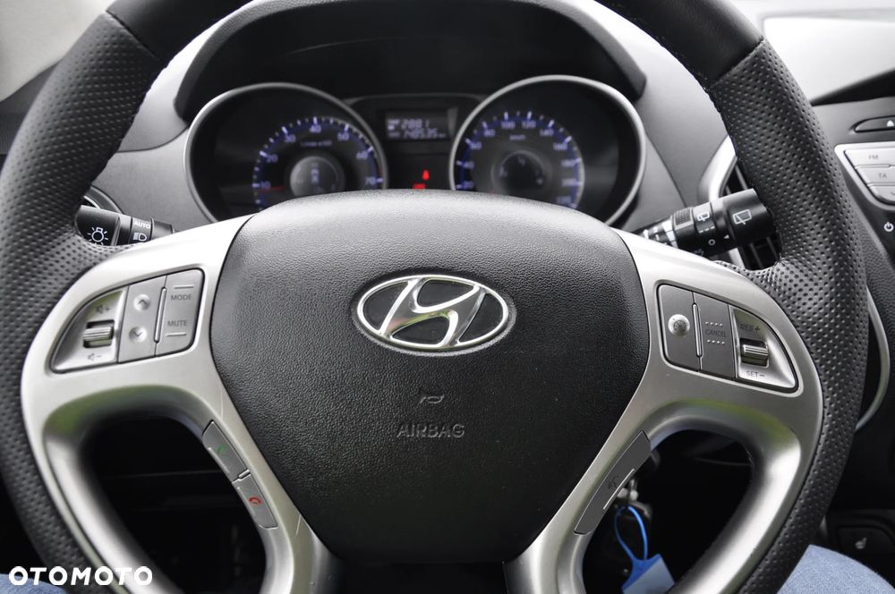 Hyundai ix35 2.0 4WD Premium - 21
