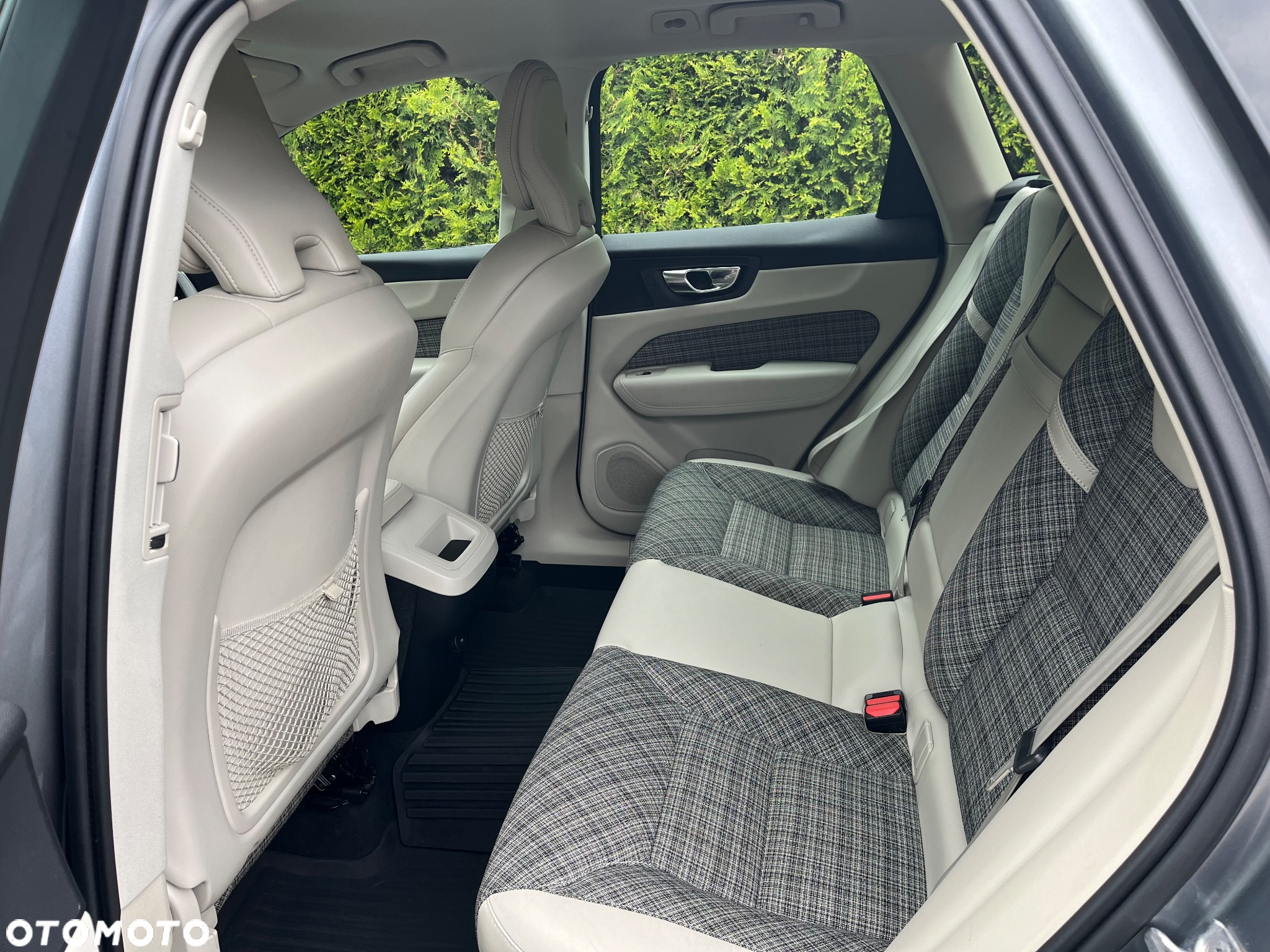 Volvo XC 60 B4 B Momentum Pro - 8