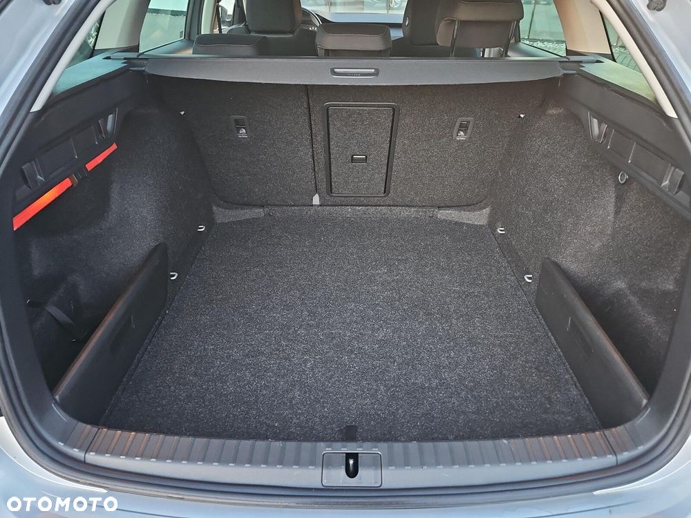 Skoda Octavia 2.0 TDI Ambition DSG - 17