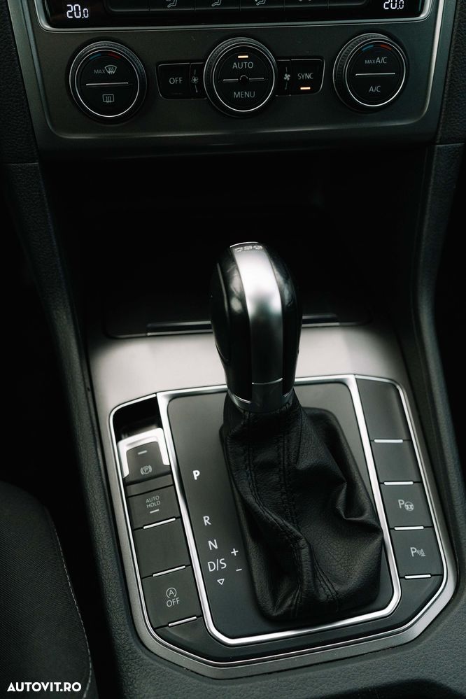 Volkswagen Golf 1.6 TDI DSG BMT Comfortline - 24