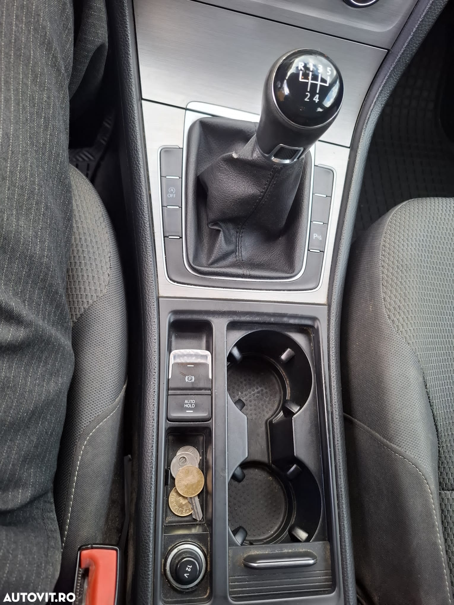 Volkswagen Golf 1.6 TDI BlueMotion Technology Comfortline - 19