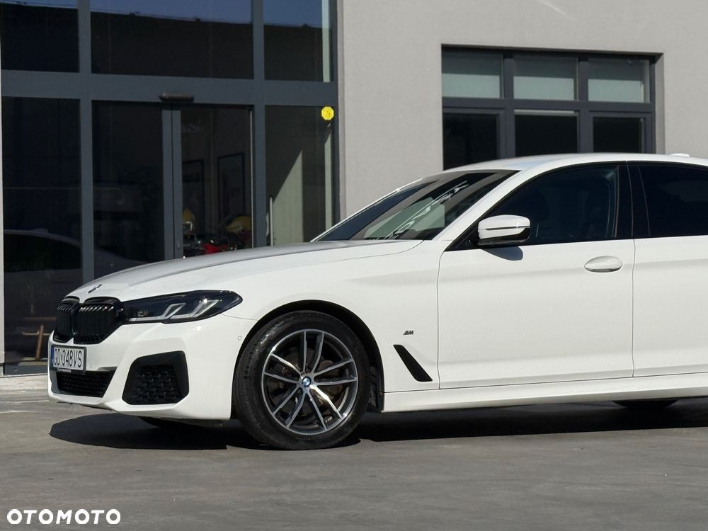 BMW Seria 5 520d xDrive mHEV M Sport sport - 11