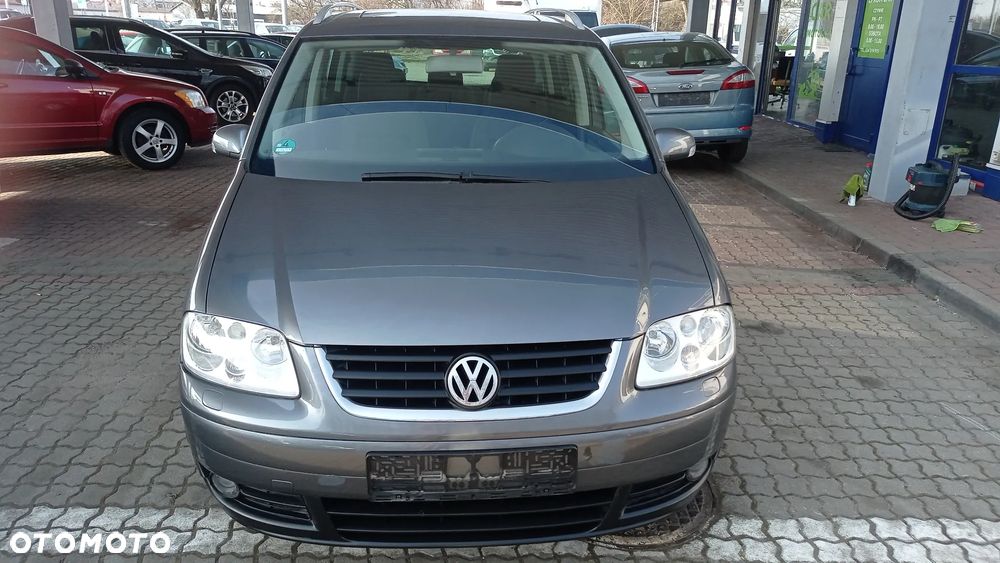 Volkswagen Touran 1.6 FSI Trendline - 28