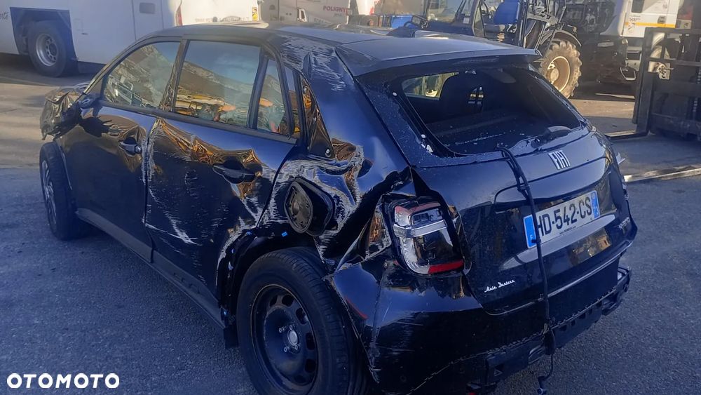 Fiat 600 1.2 Turbo Hybrid La Prima eDCT - 2