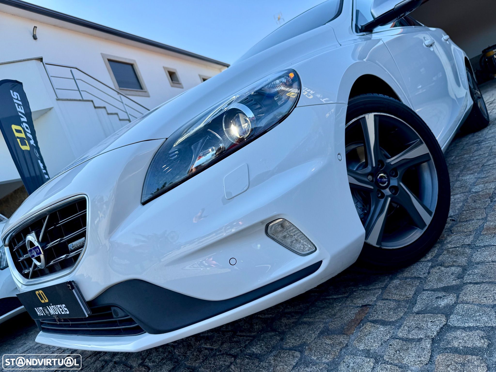 Volvo V40 1.6 D2 R-Design - 1