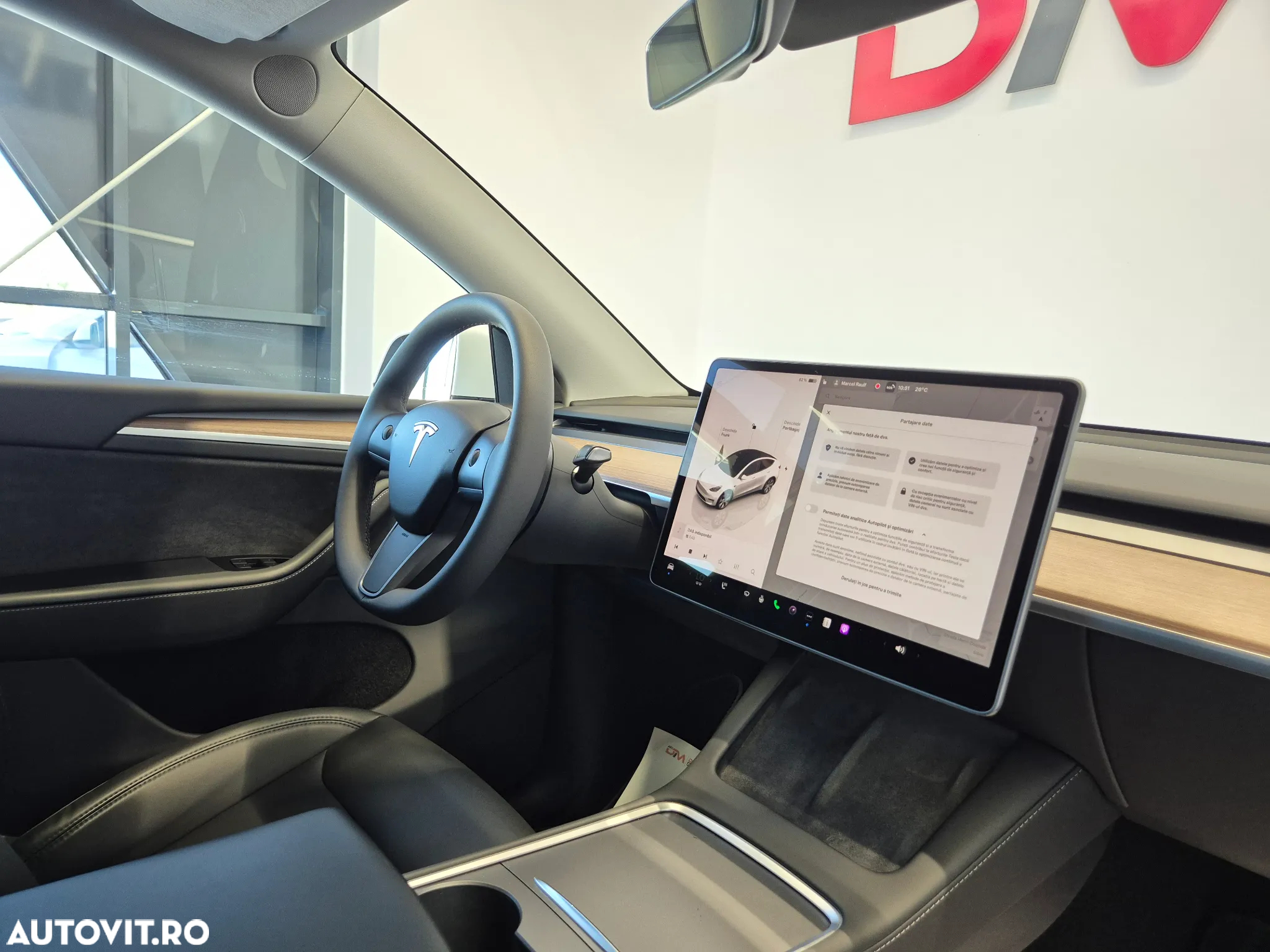 Tesla Model Y Long Range Dual Motor AWD - 9