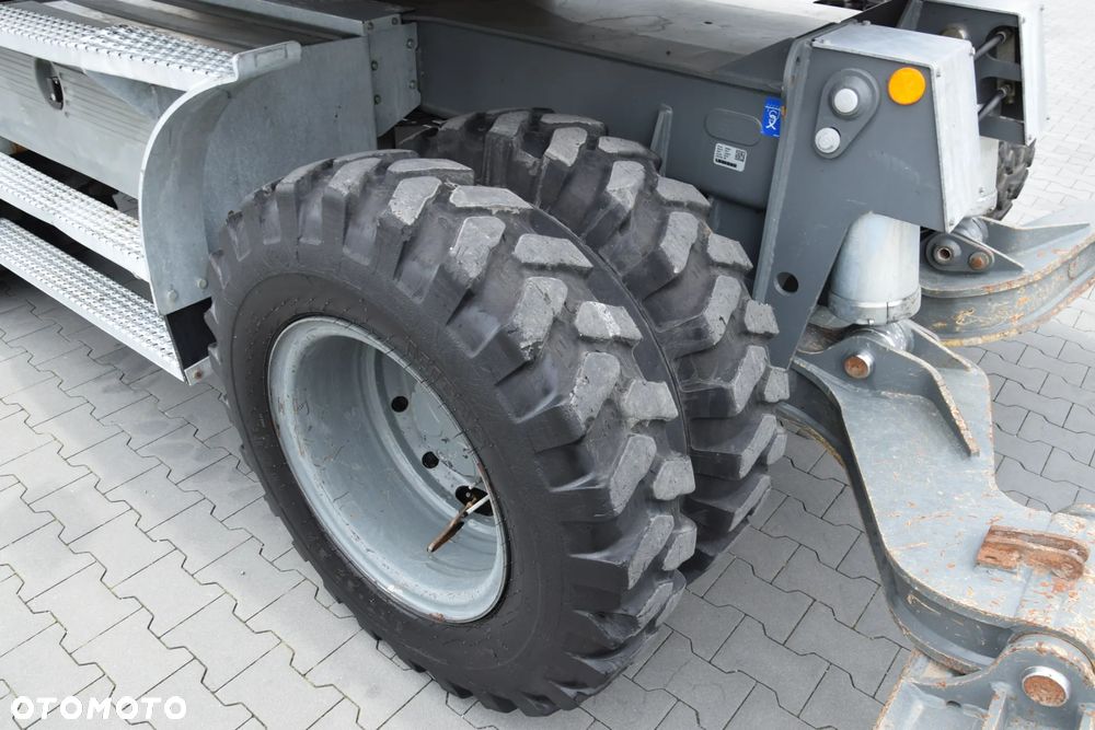 Liebherr A910 COMPACT / KOPARKA KOŁOWA / KABINA / KLIMATYTZACJA / SPYCH / PODPORY / DODATKOWY OSPRZĘT / SPROWADZONA - 8