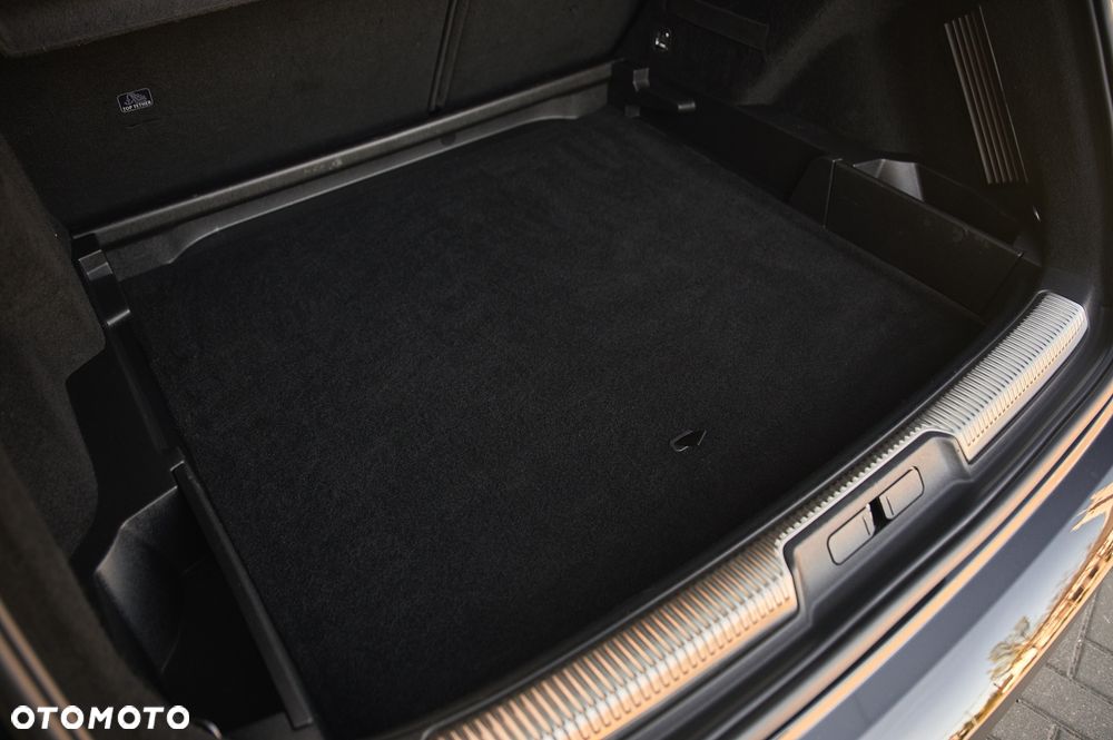 DS Automobiles DS 7 Crossback 1.5 BlueHDi Bastille + - 22