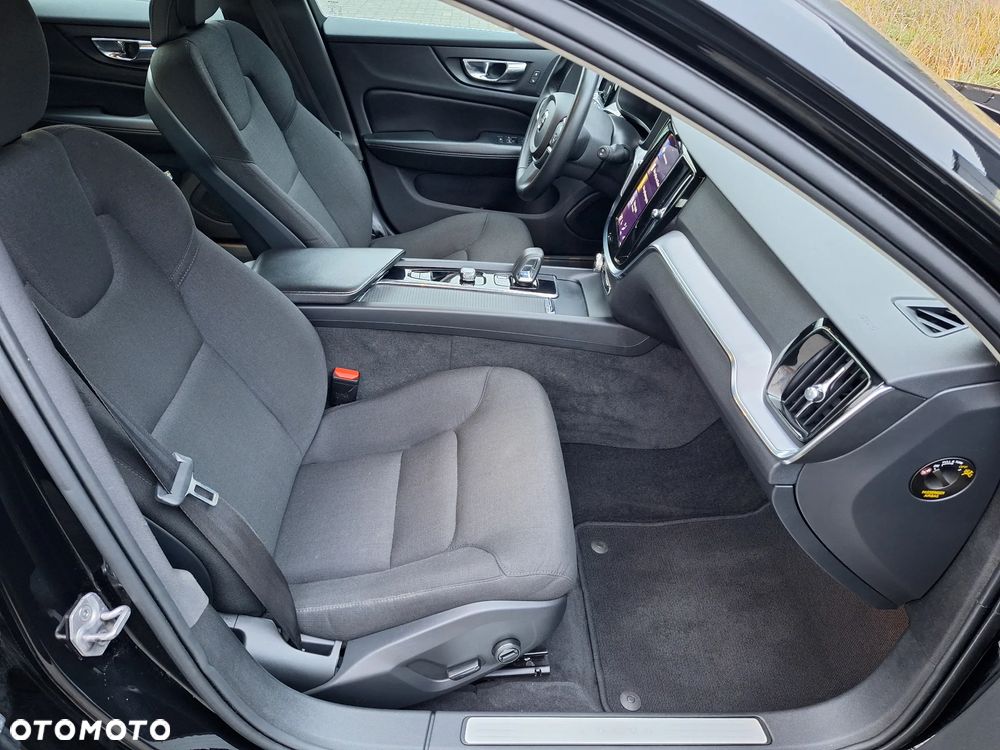 Volvo V60 D4 Momentum Pro - 26