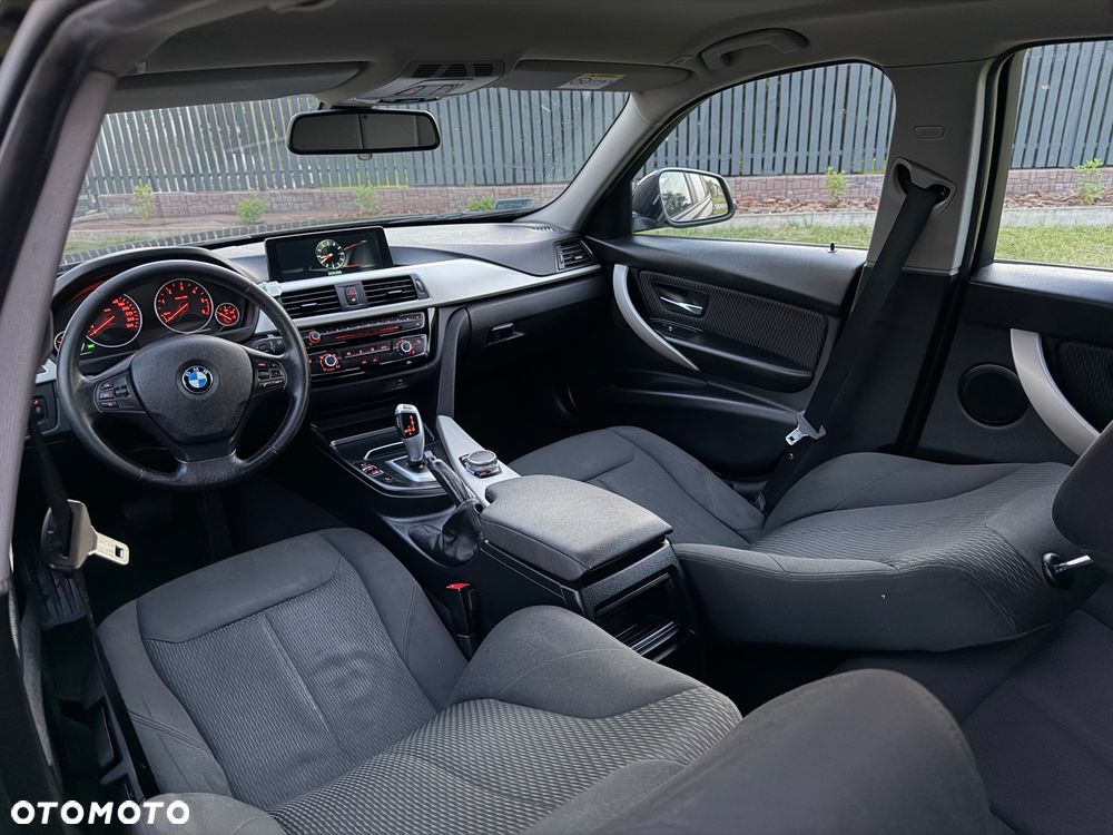 BMW Seria 3 318d - 19