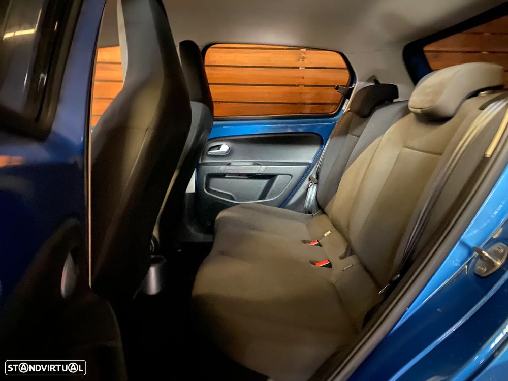 VW Up! 1.0 High Auto - 8