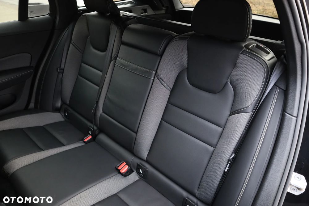 Volvo V60 T6 AWD Recharge Geartronic RDesign - 20