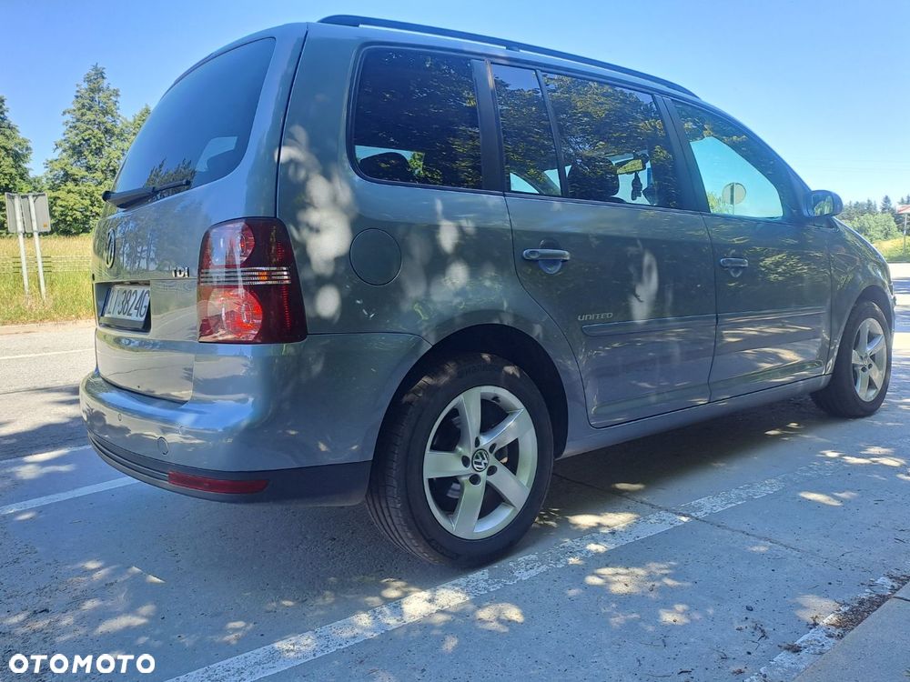 Volkswagen Touran 1.9 TDI Highline - 6