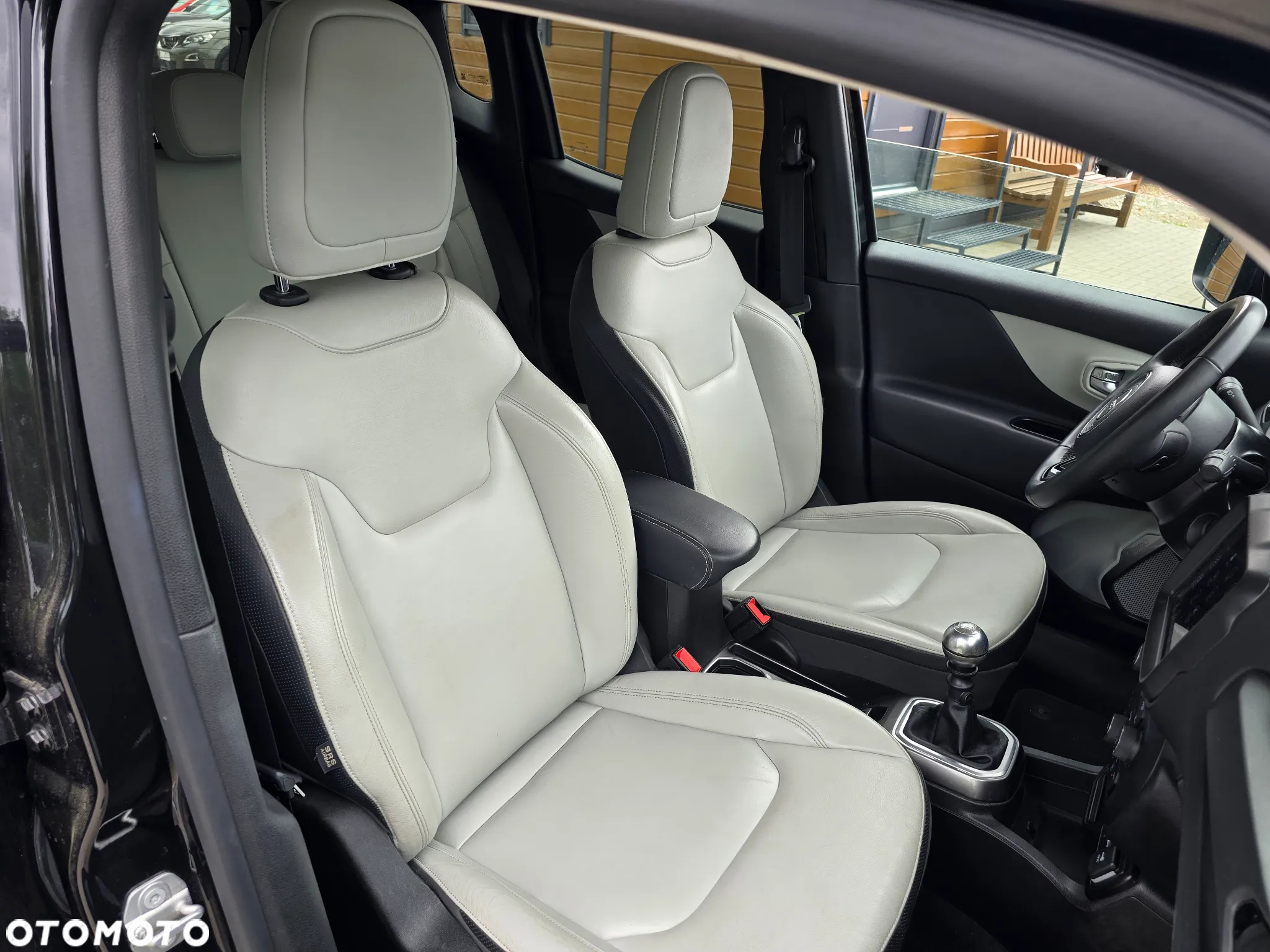 Jeep Renegade - 15