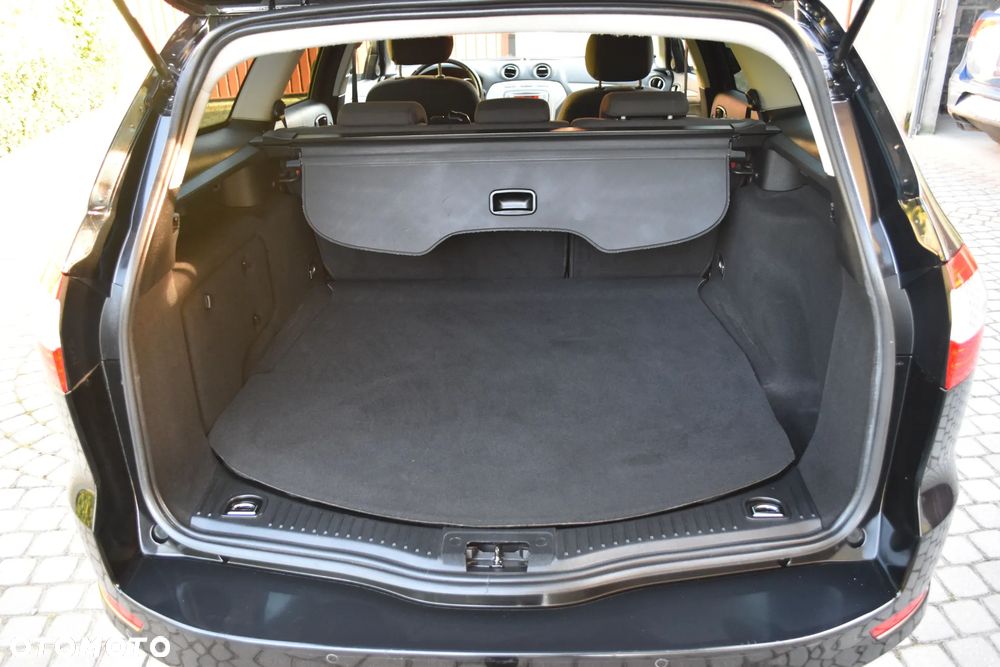 Ford Mondeo - 22
