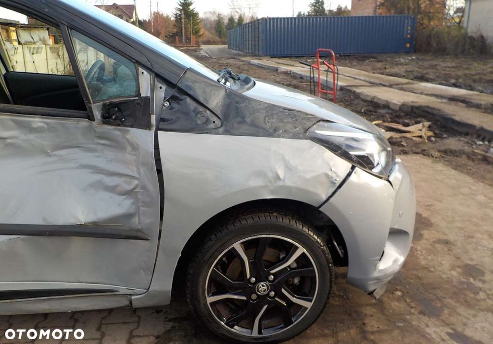 Toyota Yaris - 16
