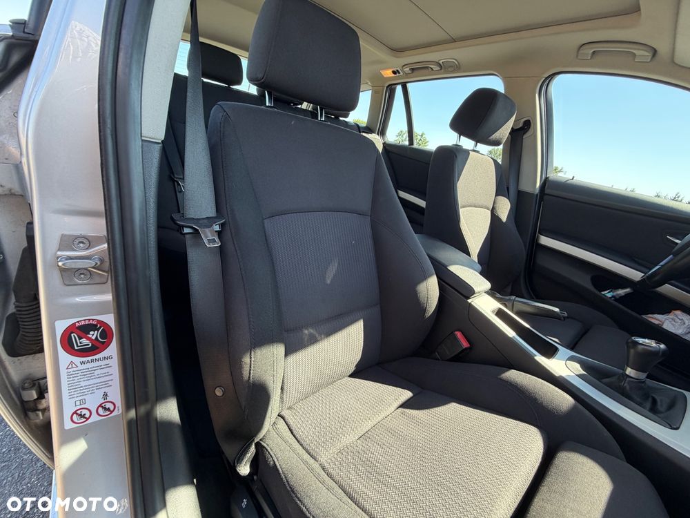 BMW Seria 3 318d DPF Edition Lifestyle - 25