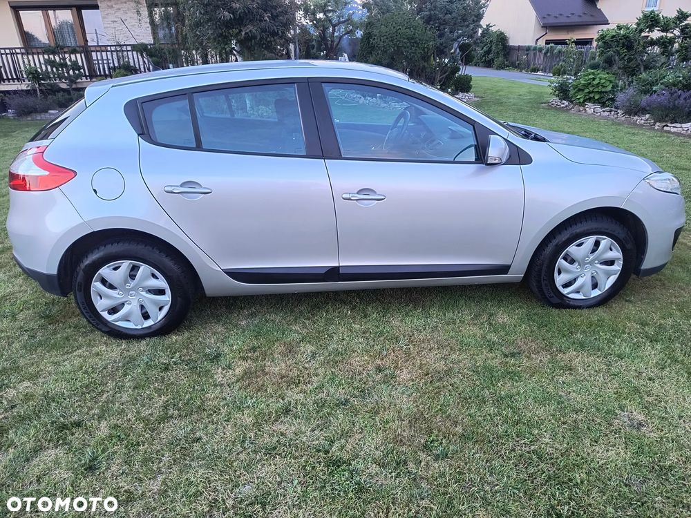 Renault Megane 1.6 16V Style Edition - 9