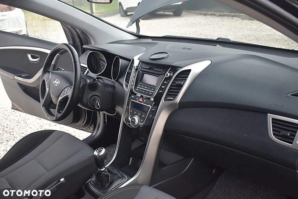 Hyundai i30 1.6 CRDI Trend - 22