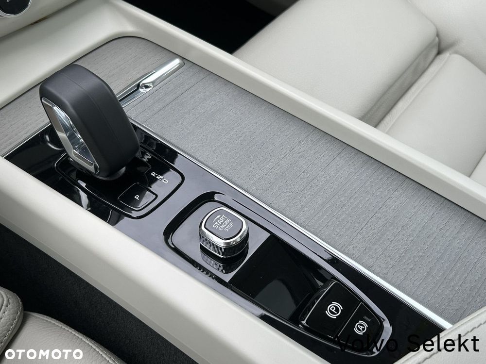 Volvo XC 60 - 24